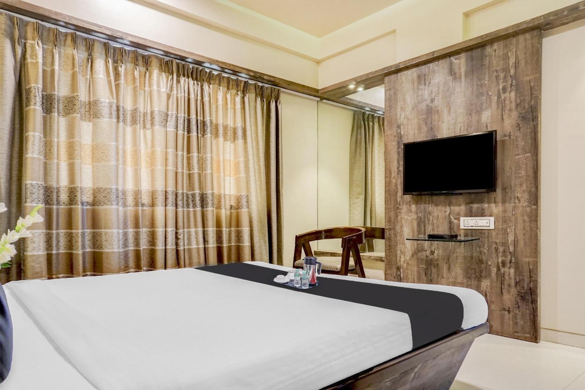 Townhouse Oak Regal Inn Near Sant Tukaram Nagar Metro Station Pimpri-Chinchwad Екстериор снимка