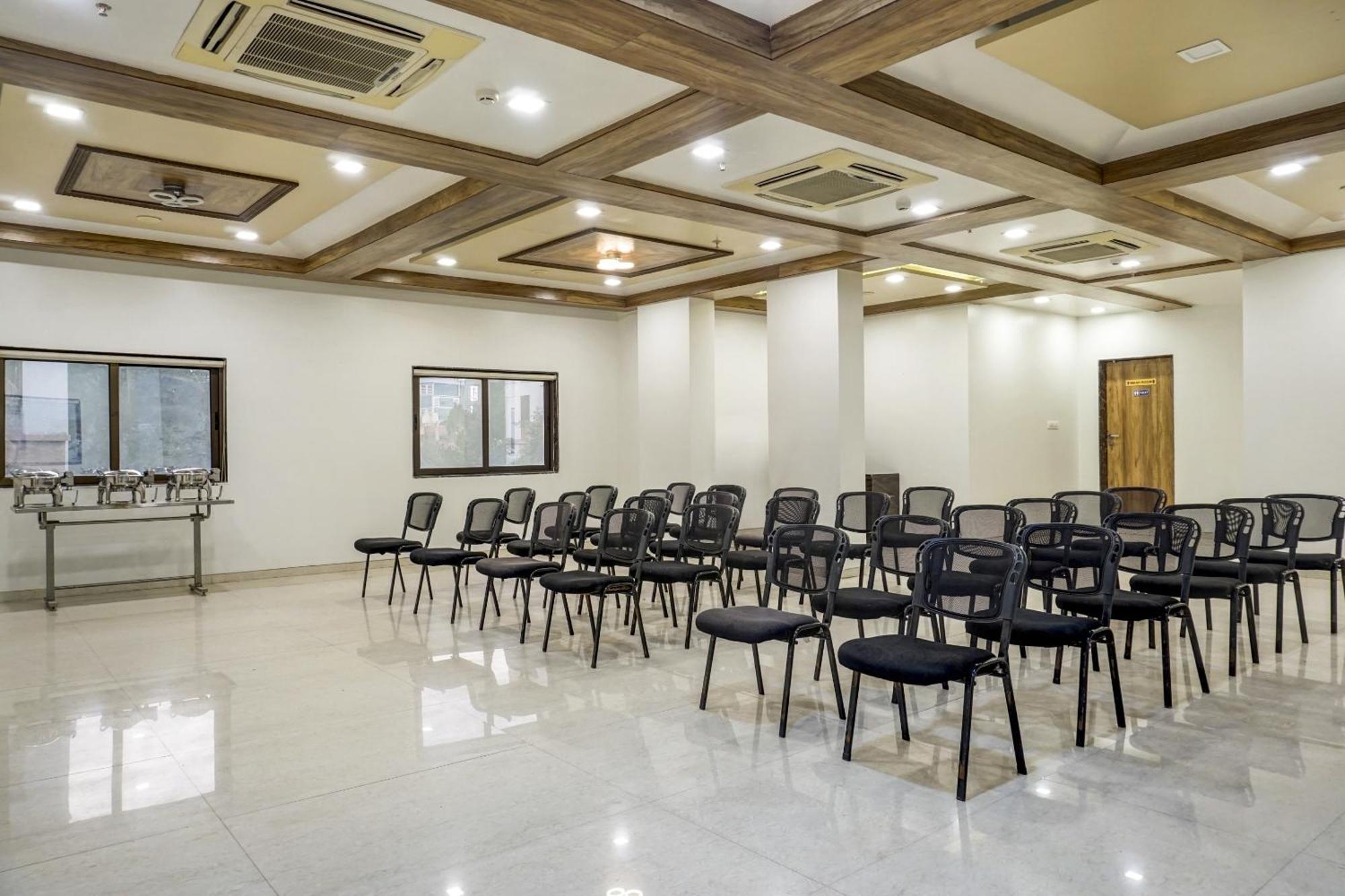 Townhouse Oak Regal Inn Near Sant Tukaram Nagar Metro Station Pimpri-Chinchwad Екстериор снимка